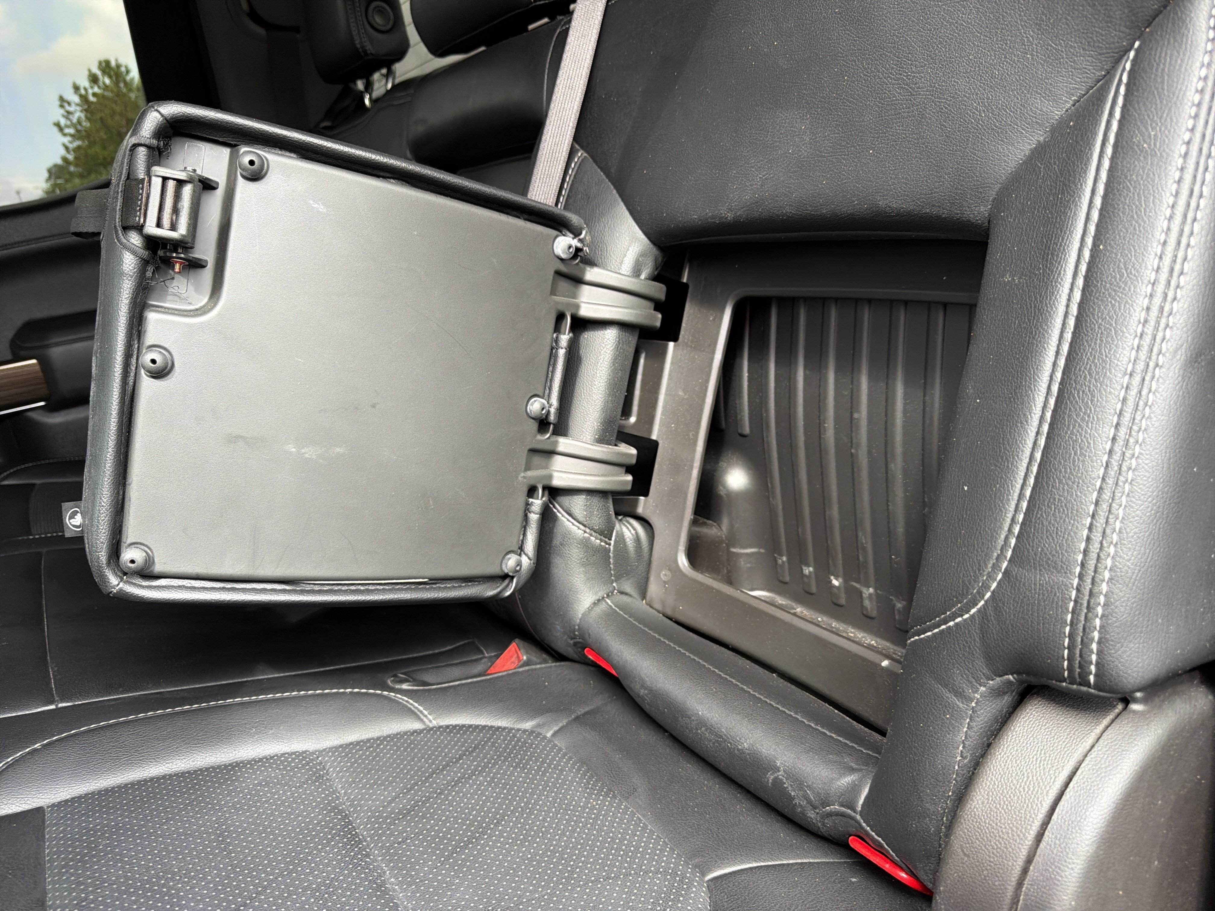 Used 2022 Chevrolet Silverado 1500 LT Trail Boss w/ Bed Protection Package AWD/4WD image 10
