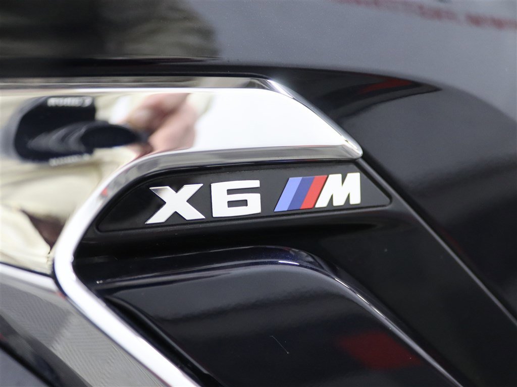Used 2022 BMW X6 M w/ Executive Package AWD/4WD image 11