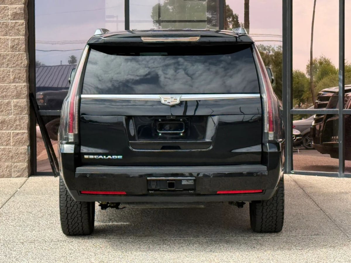 Used 2018 Cadillac Escalade Luxury AWD/4WD image 9
