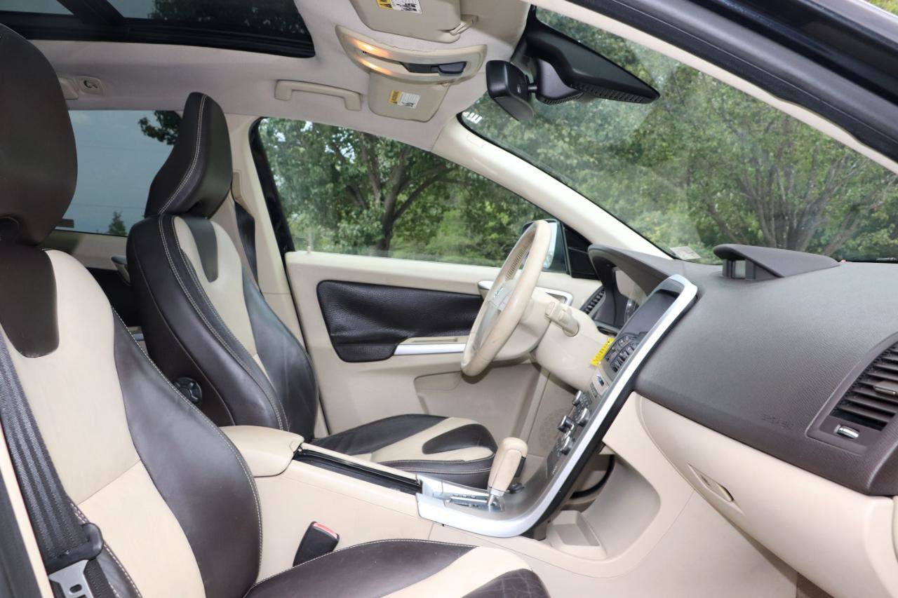 Used 2010 Volvo XC60 T6 AWD/4WD image 26