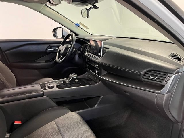 Used 2024 Nissan Rogue SV AWD/4WD image 11