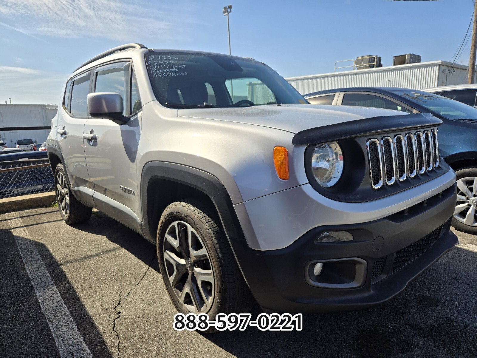 Used 2017 Jeep Renegade Latitude w/ Popular Equipment Group image 12