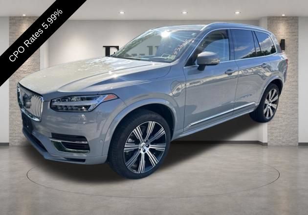 Used 2025 Volvo XC90 T8 Ultra w/ Protection Package Premier AWD/4WD image 1