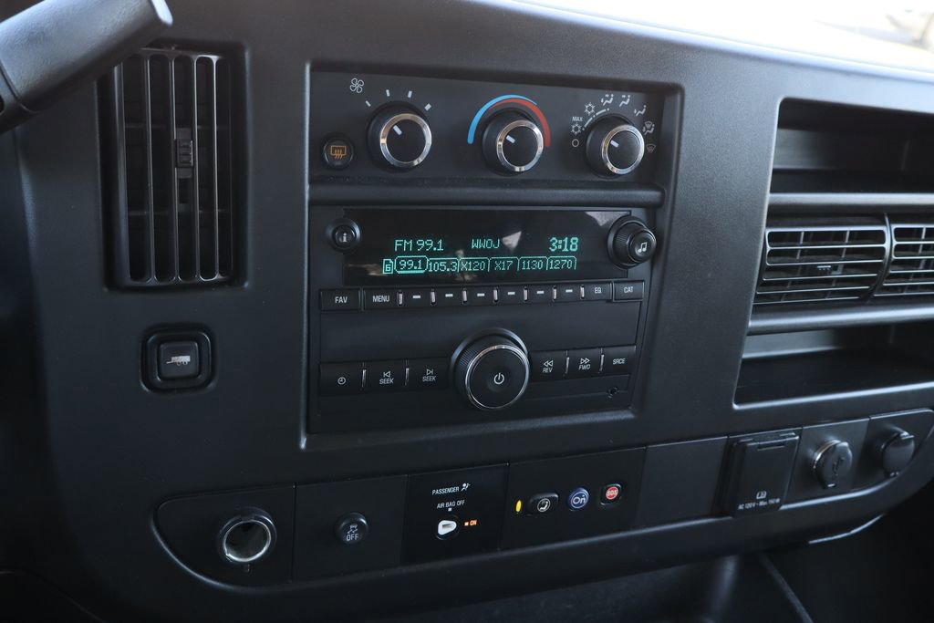 Used 2022 GMC Savana 3500 LS w/ Chrome Appearance Package image 15