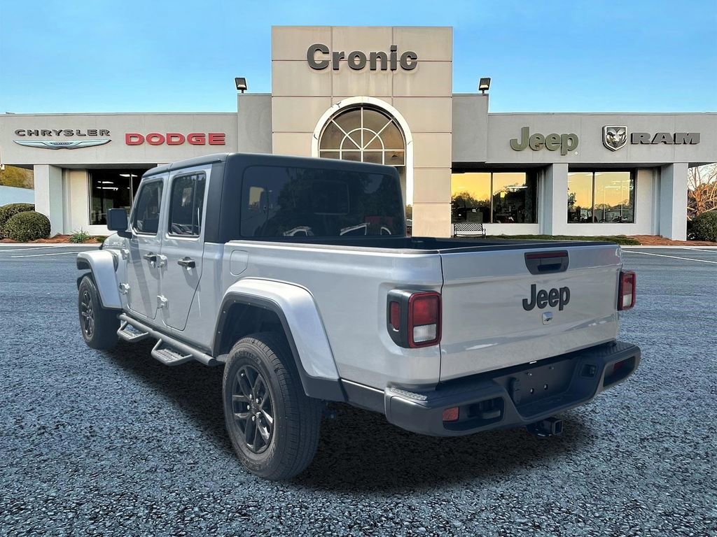 Used 2022 Jeep Gladiator Sport AWD/4WD image 5