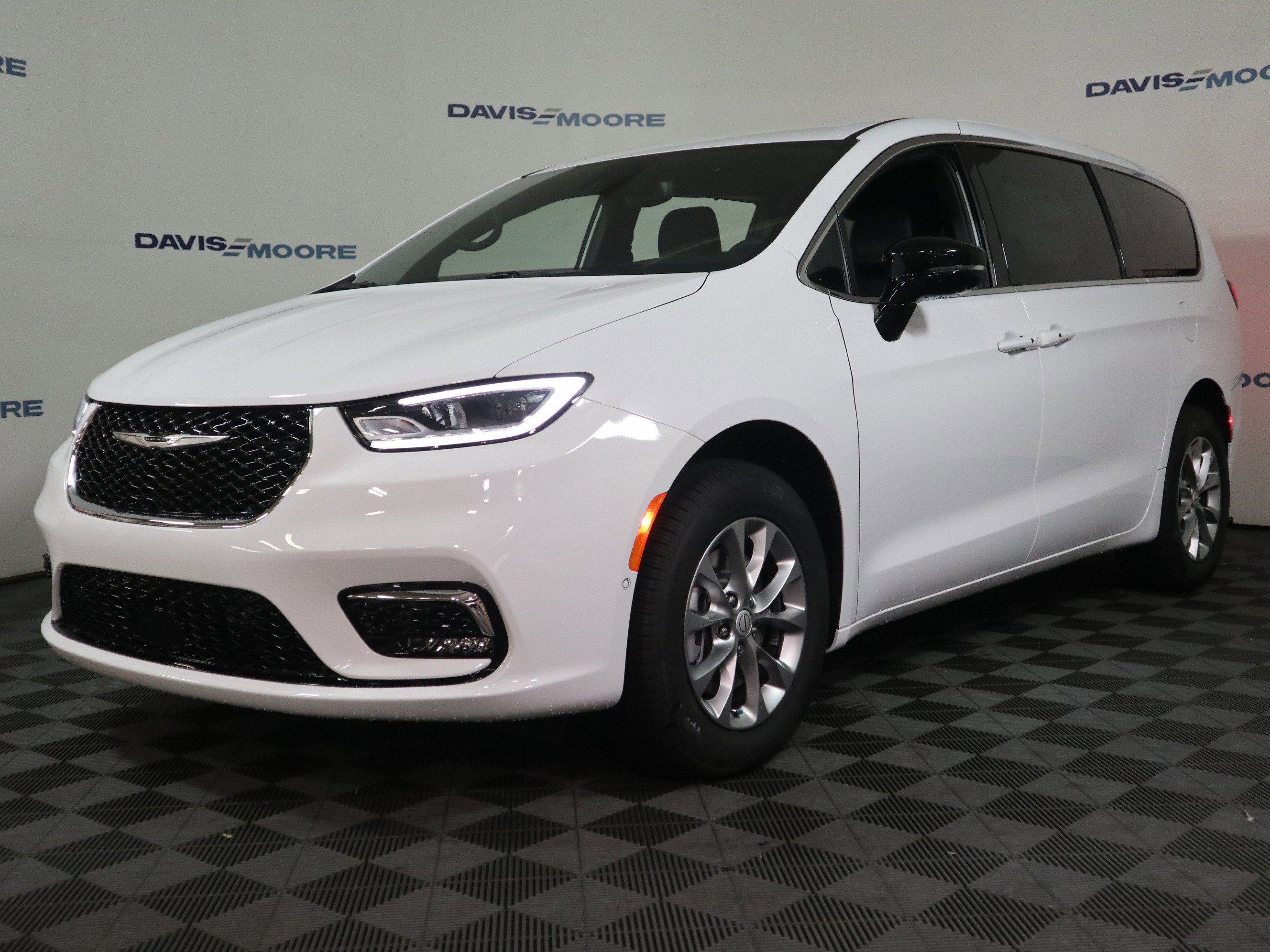 New 2026 Chrysler Pacifica Select image 13