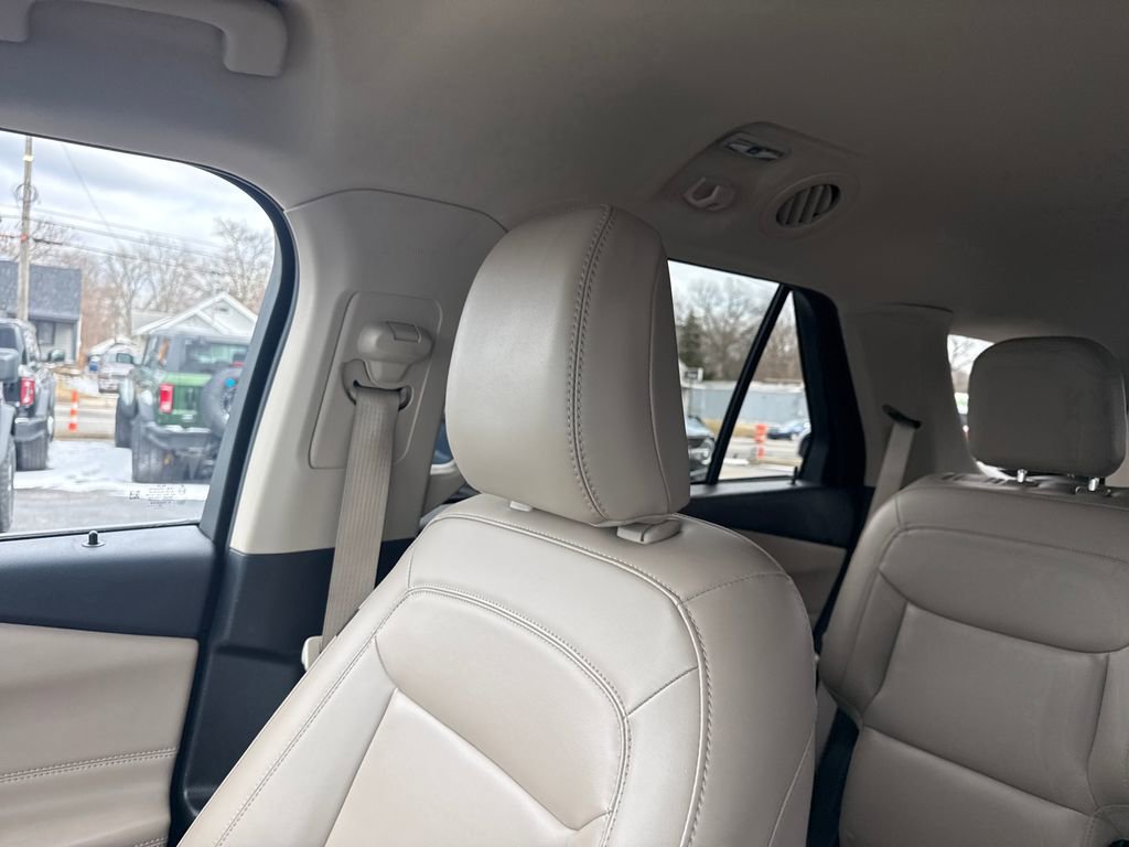 Used 2024 Ford Explorer XLT w/ Equipment Group 202A image 40