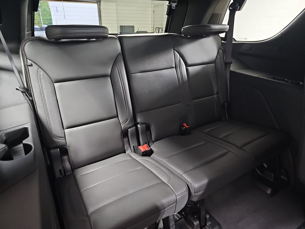 Used 2023 Chevrolet Tahoe High Country AWD/4WD image 15