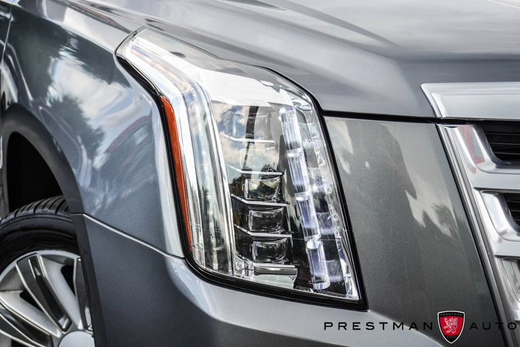 Used 2019 Cadillac Escalade Platinum AWD/4WD image 16