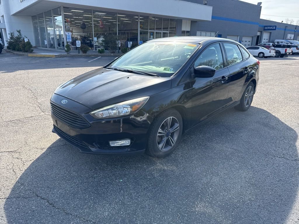 Used 2018 Ford Focus SE w/ SE Appearance Package image 7