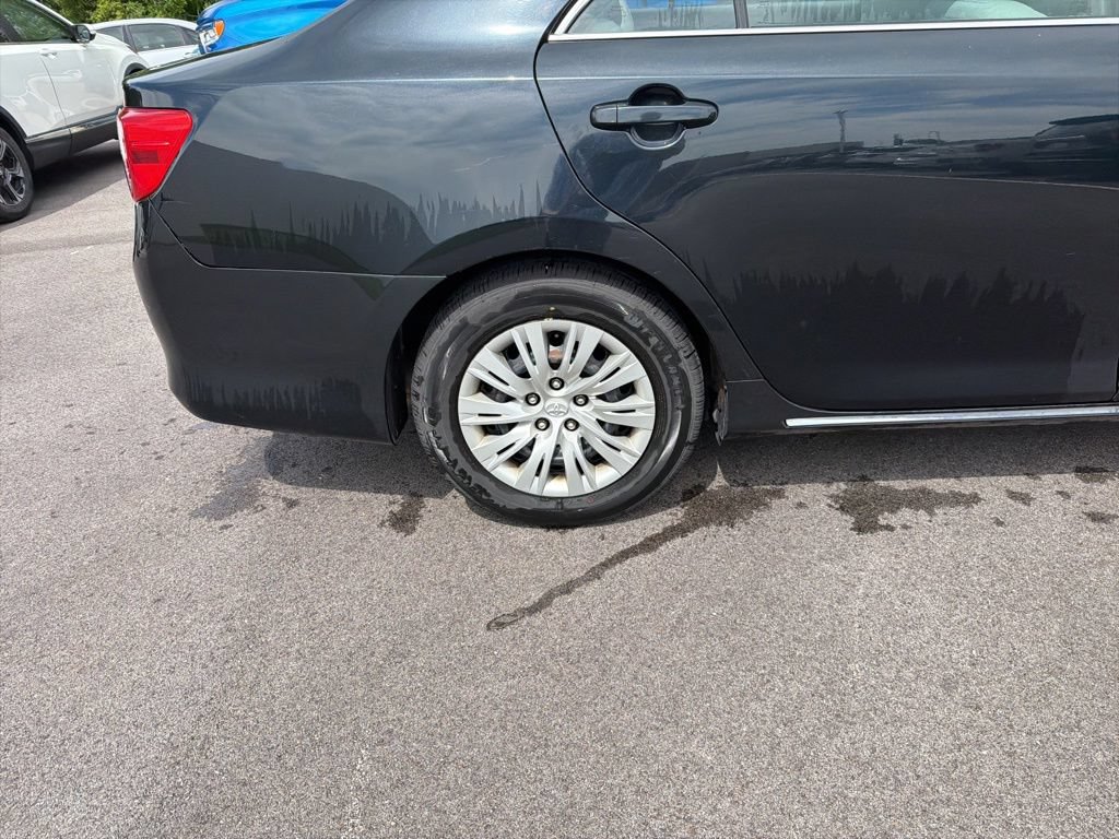 Used 2012 Toyota Camry LE FWD image 11