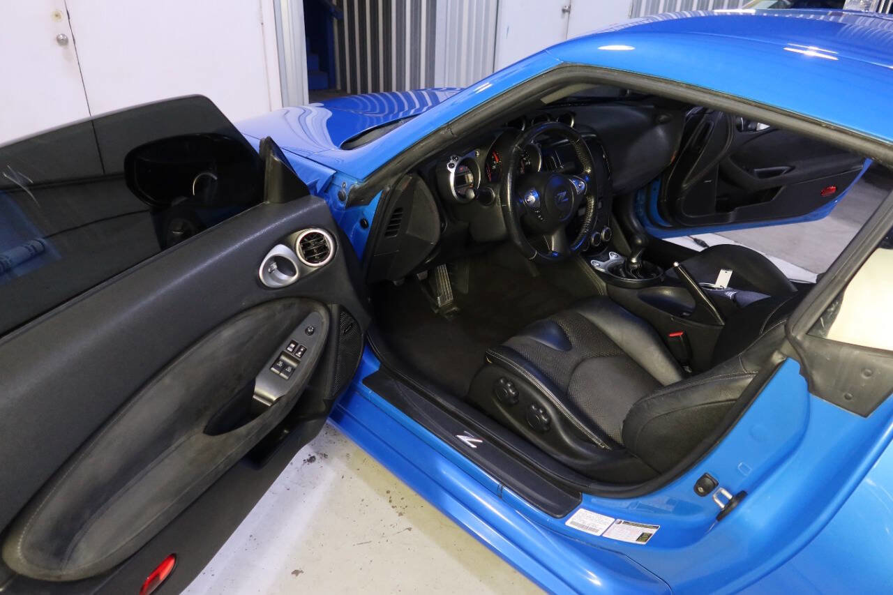 Used 2009 Nissan 370Z Touring w/ Sport Pkg image 15