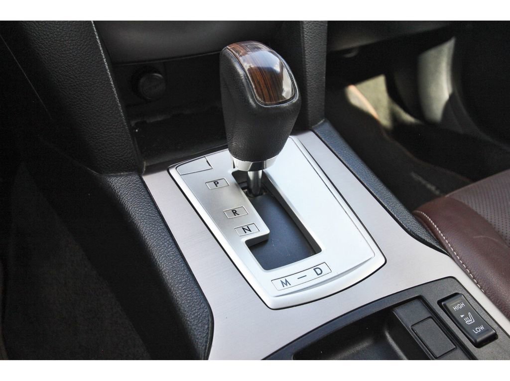 Used 2013 Subaru Outback 3.6R Limited w/ Special Appearance Pkg image 32