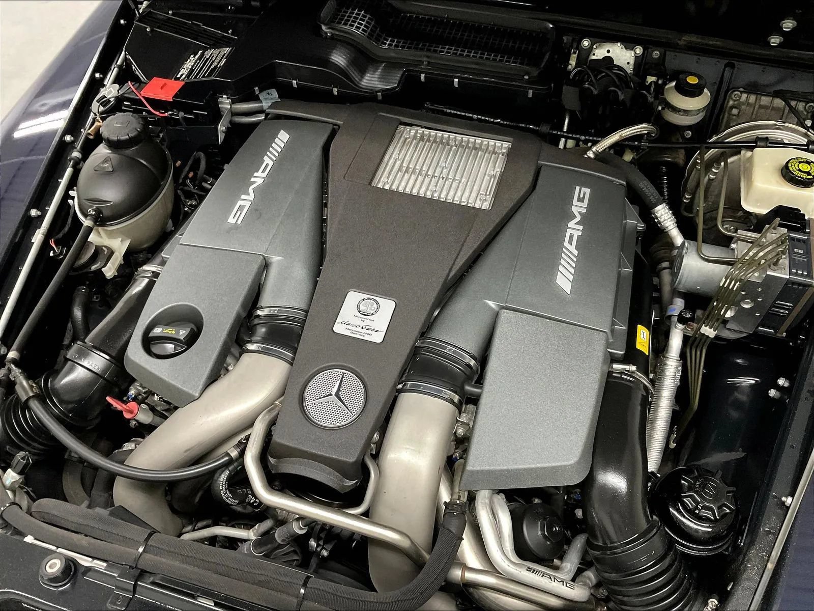 Used 2014 Mercedes-Benz G 63 AMG 4MATIC image 34