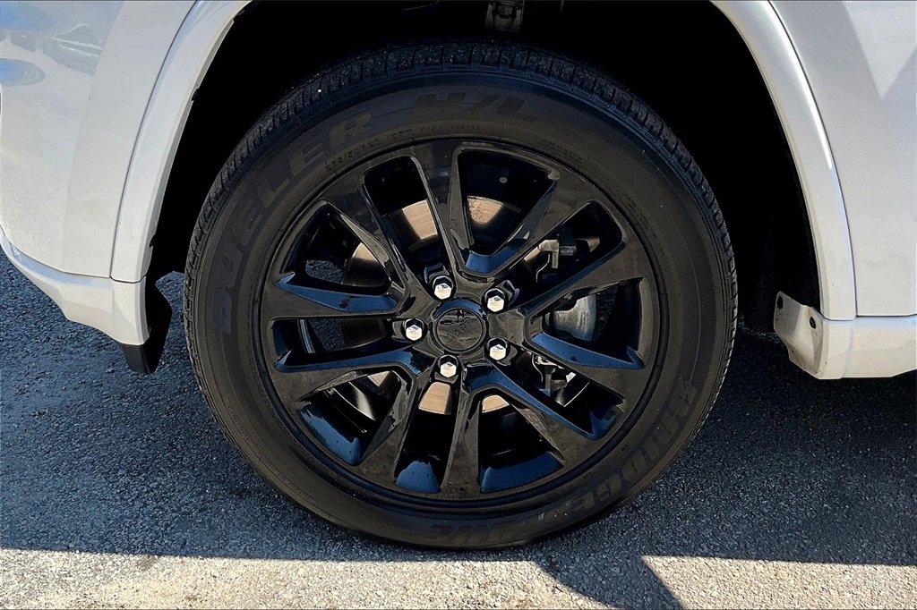 Used 2021 Jeep Grand Cherokee Laredo X image 29