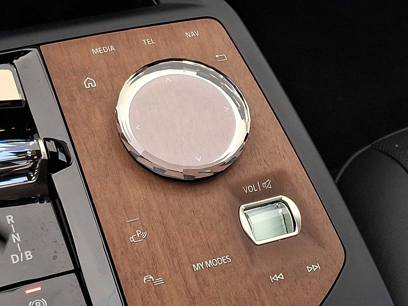 Certified 2024 BMW iX xDrive50 w/ Premium Package image 26