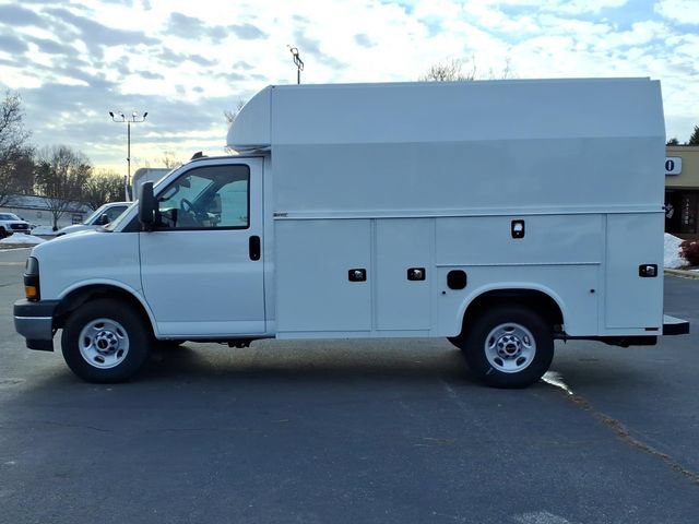 New 2025 GMC Savana 3500 w/ Power Convenience Package RWD image 28