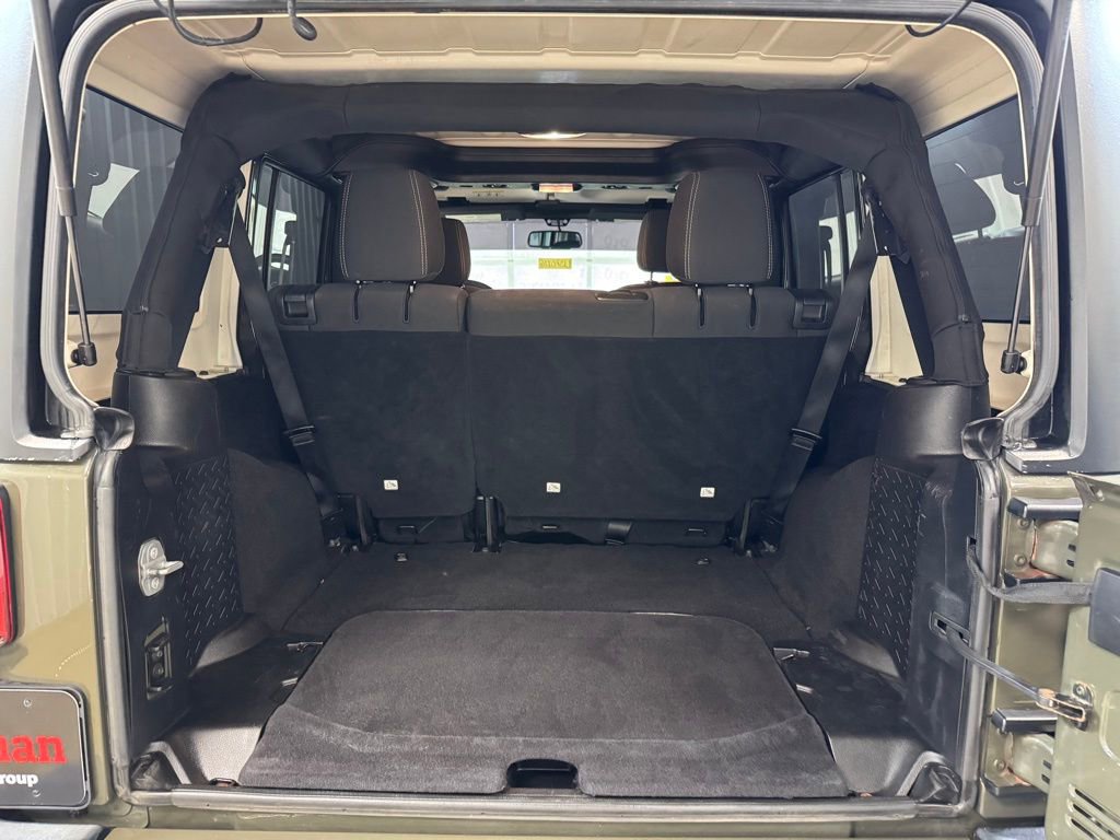 Used 2016 Jeep Wrangler Unlimited Sahara w/ Dual Top Group AWD/4WD image 22