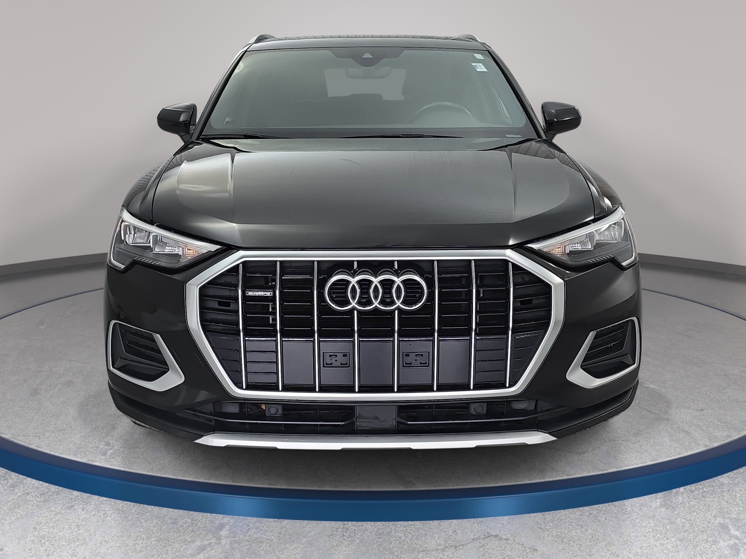 Used 2020 Audi Q3 2.0T Premium AWD/4WD image 2