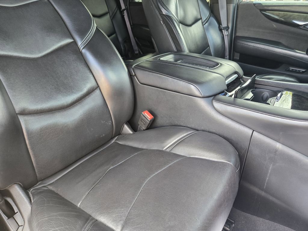 Used 2017 Cadillac Escalade Platinum image 24