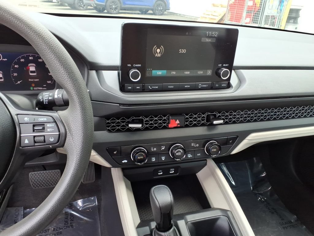Used 2023 Honda Accord EX image 8