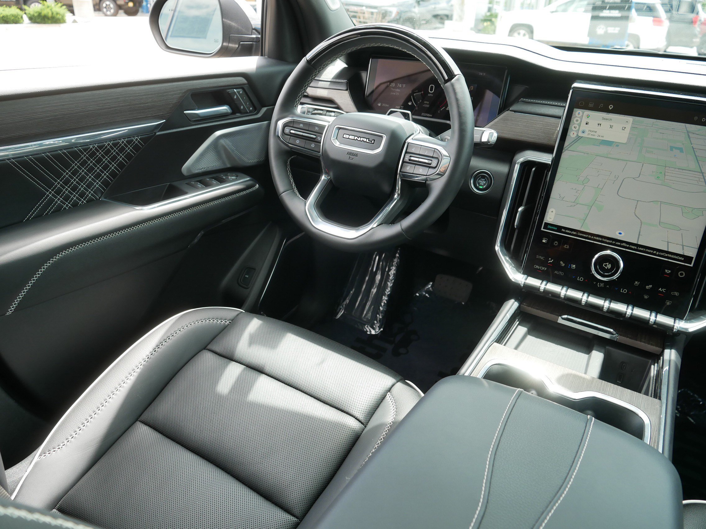 Used 2025 GMC Acadia Denali w/ Super Cruise Package AWD/4WD image 9