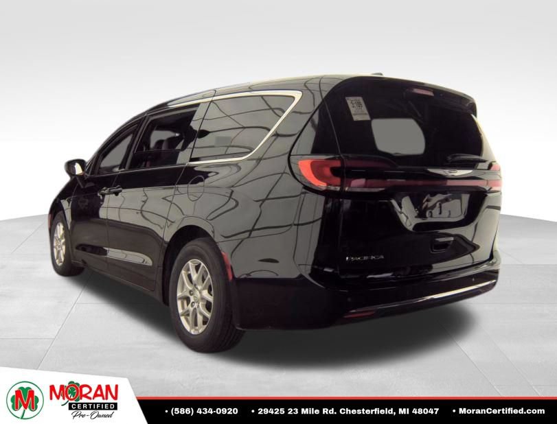 Used 2026 Chrysler Pacifica Select FWD image 11