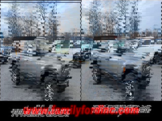 New 2023 Ford Bronco Badlands image 1