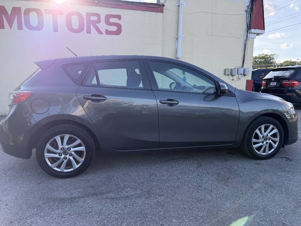 Used 2013 MAZDA MAZDA3 i Touring FWD image 9