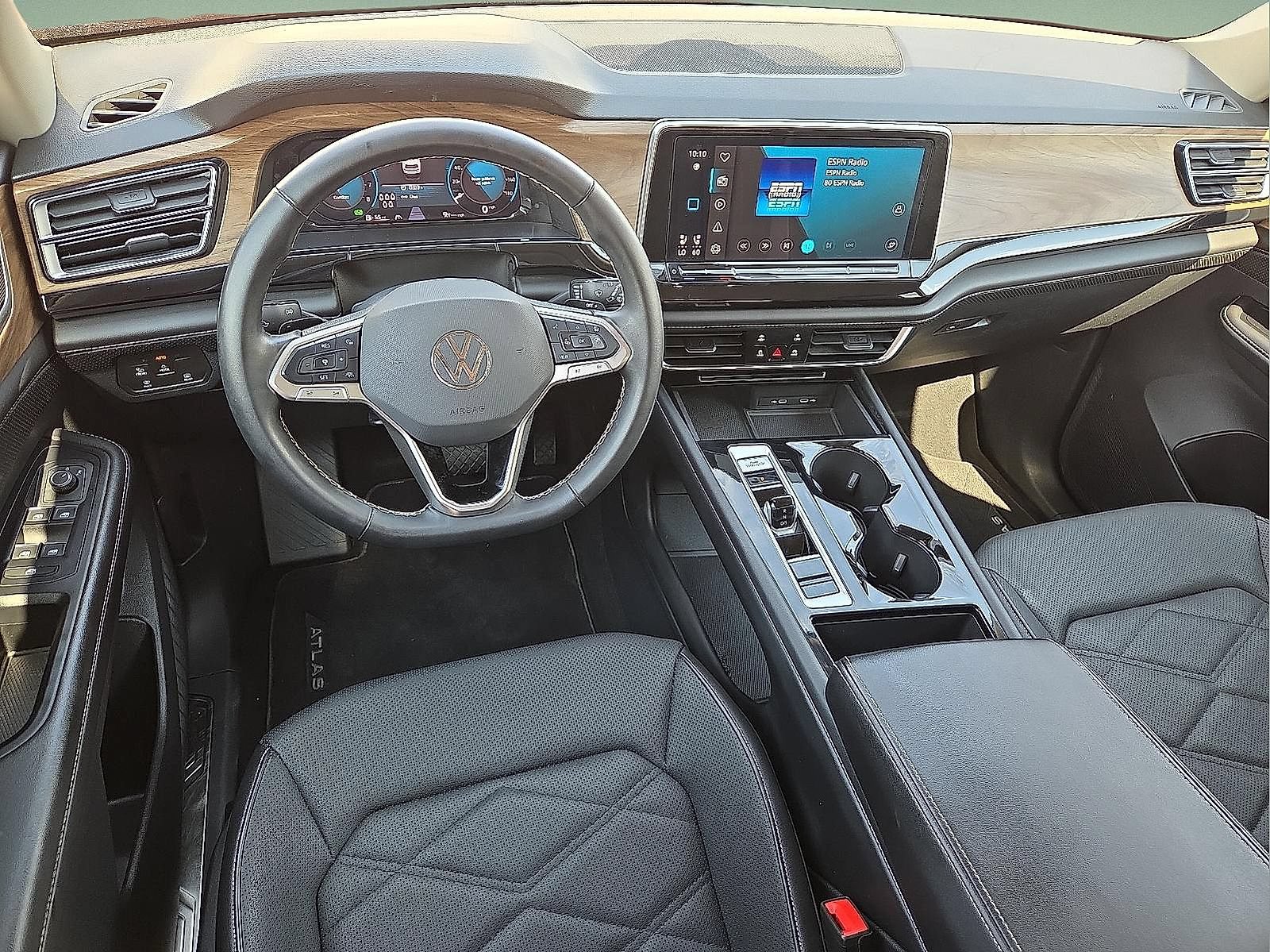 Used 2024 Volkswagen Atlas SE w/ Black Wheel Package AWD/4WD image 6