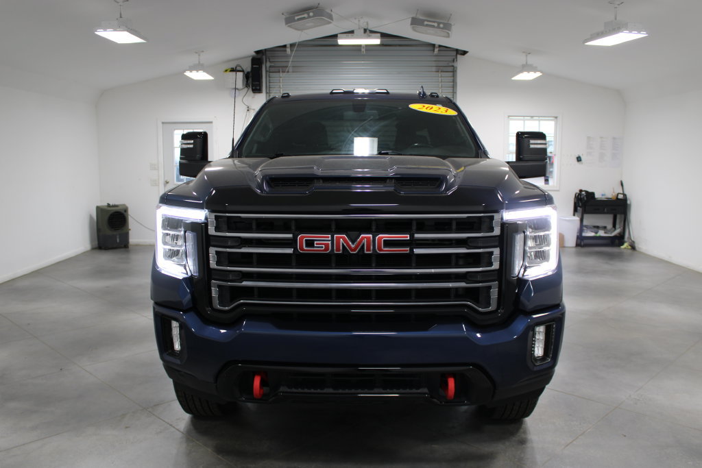 Used 2023 GMC Sierra 2500 AT4 AWD/4WD image 3