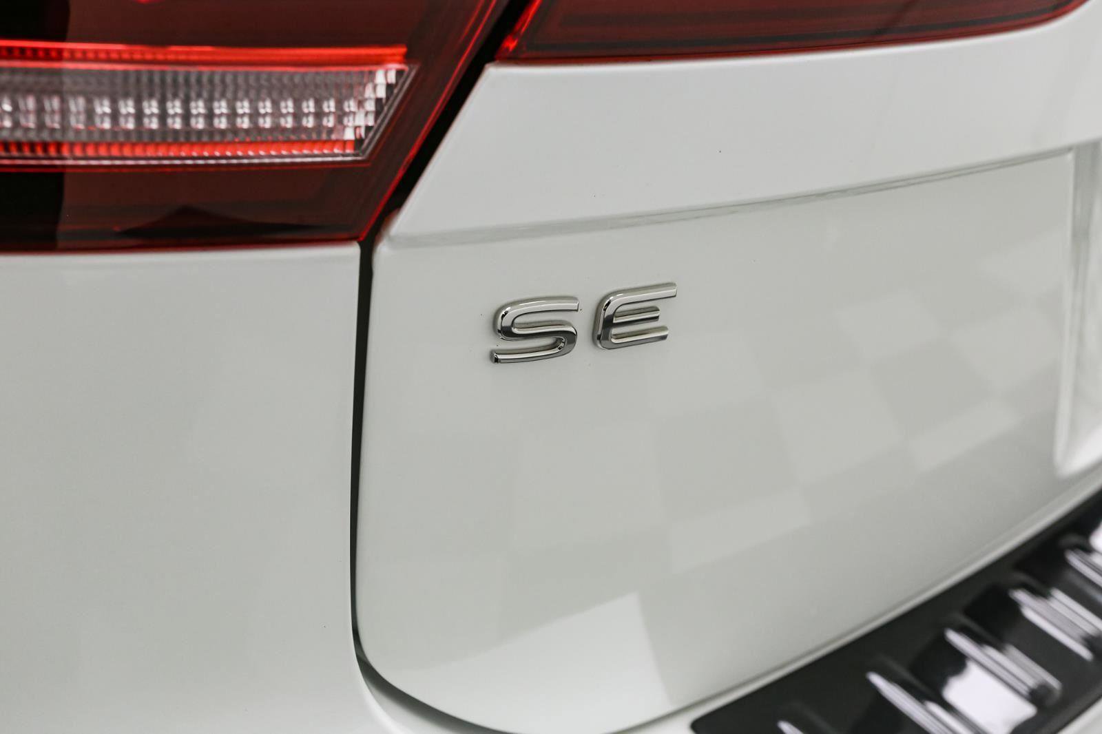 Certified 2023 Volkswagen Tiguan SE R-Line image 13