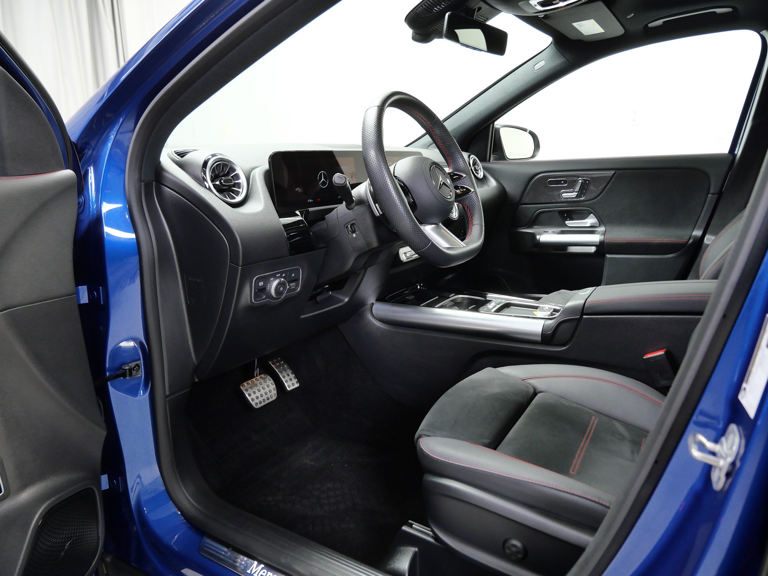 Certified 2025 Mercedes-Benz GLA 250 4MATIC image 14