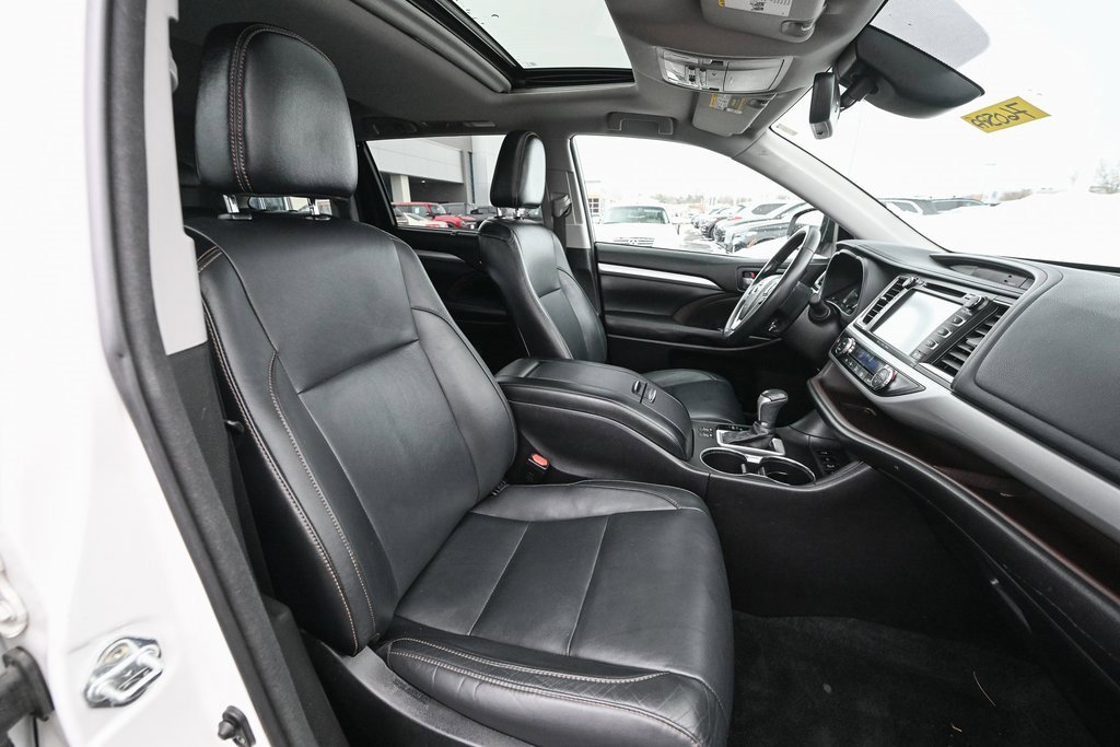 Used 2017 Toyota Highlander XLE image 25