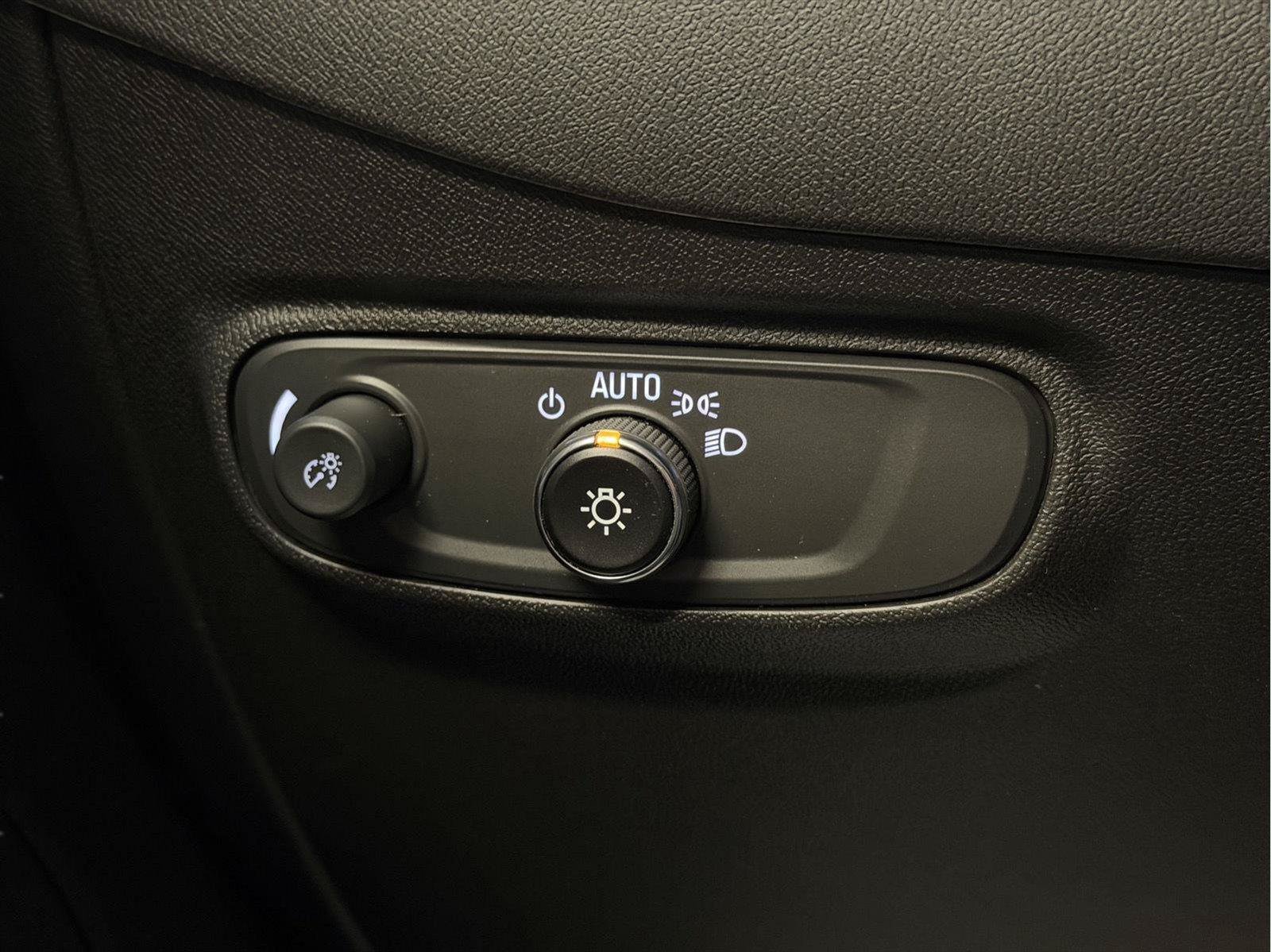 Used 2024 Chevrolet Equinox LT AWD/4WD image 36