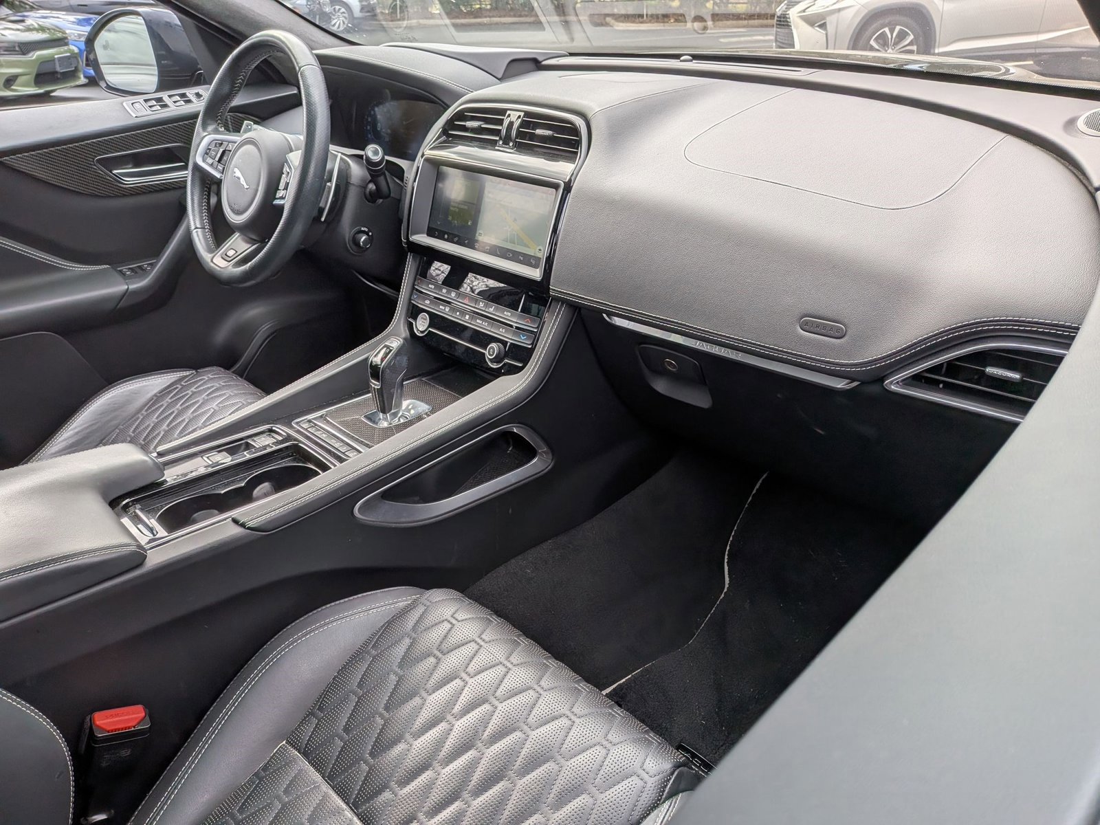 Used 2020 Jaguar F-PACE SVR image 15