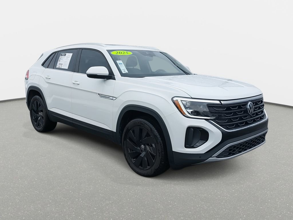 Used 2025 Volkswagen Atlas Cross Sport SE image 3