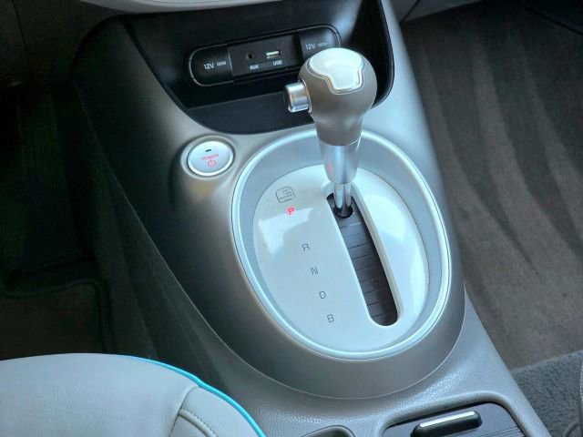 Used 2015 Kia Soul EV + FWD image 21