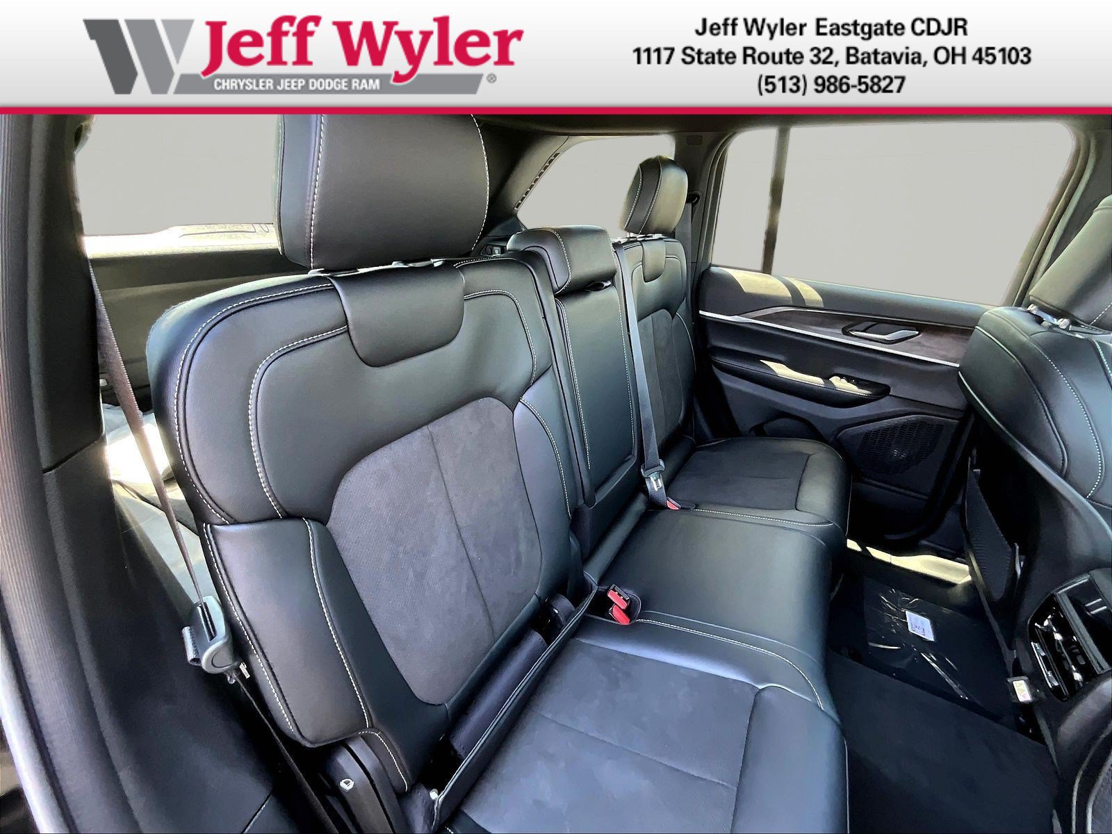 New 2026 Jeep Grand Cherokee Altitude AWD/4WD image 19
