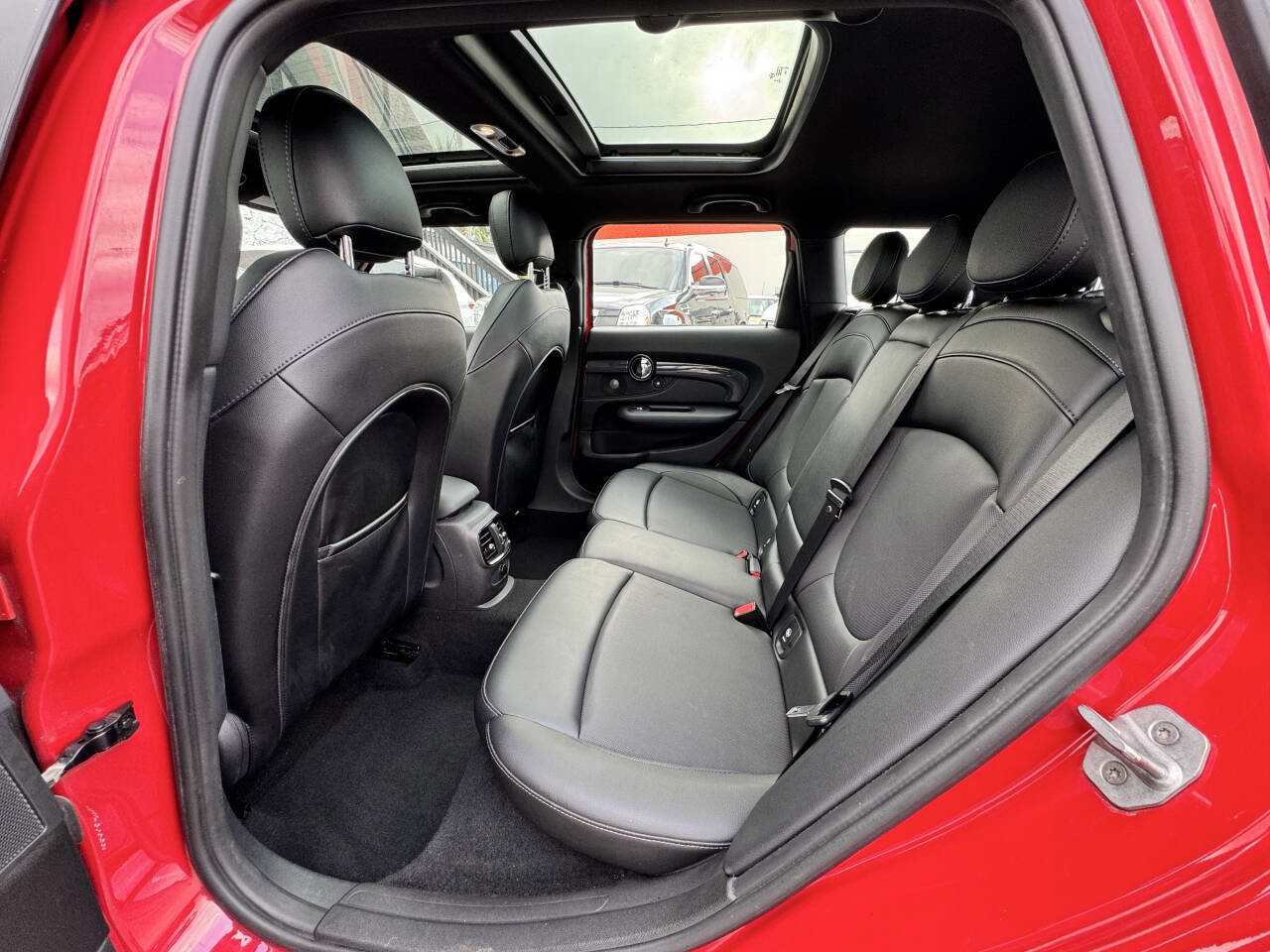 Used 2018 MINI Cooper Clubman S image 11