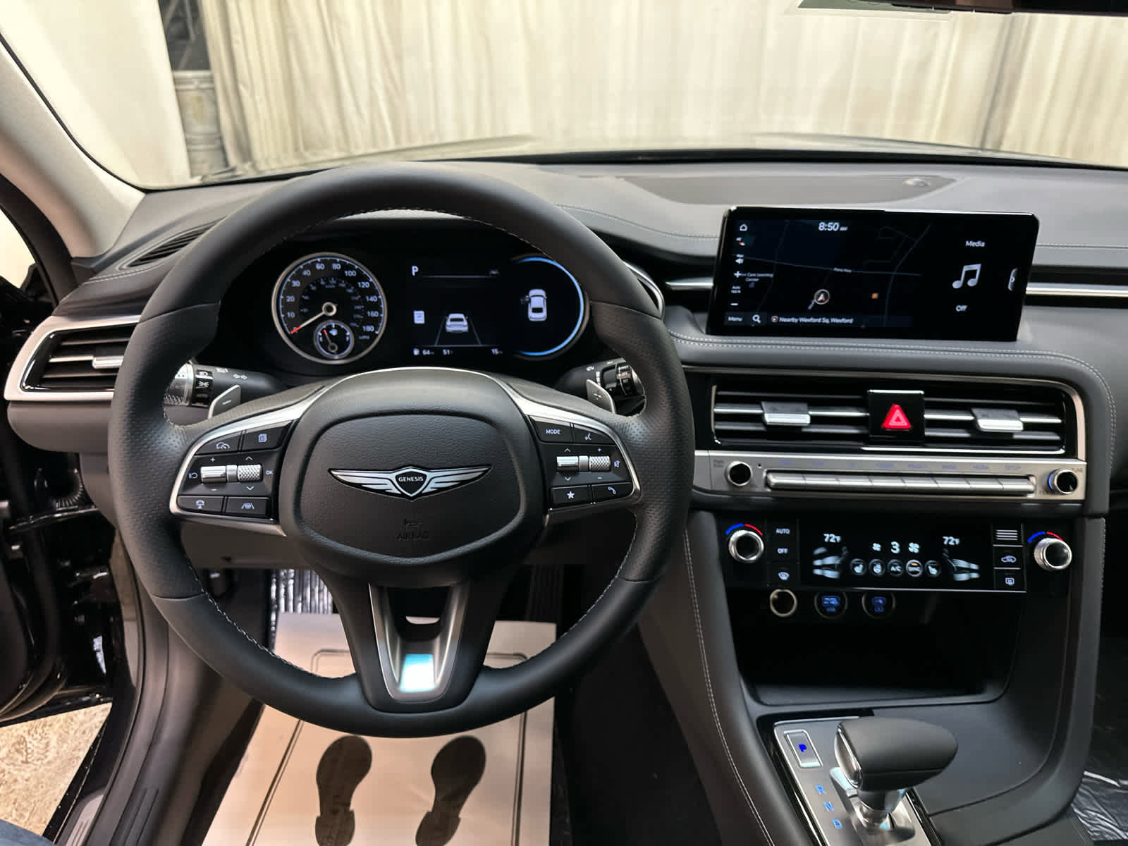 New 2025 Genesis G70 2.5T image 13