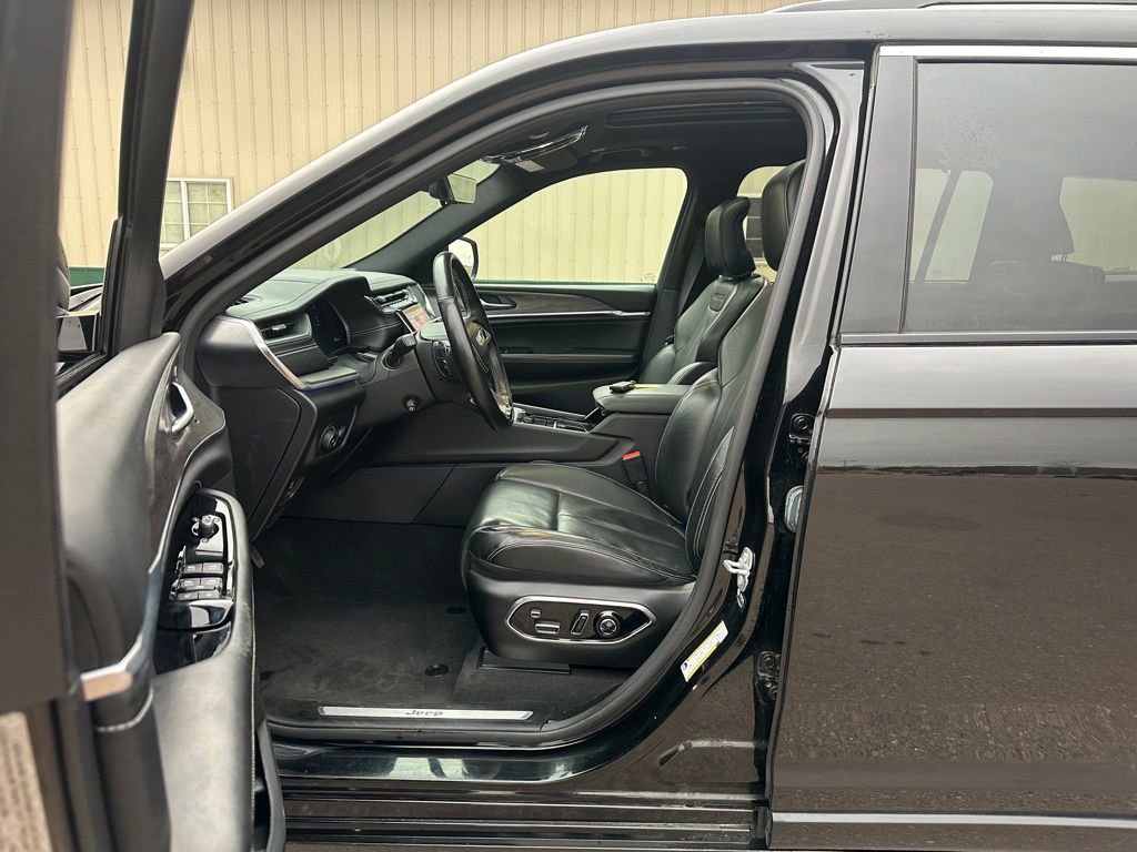 Used 2021 Jeep Grand Cherokee L Overland w/ Advanced Protech Group III image 10