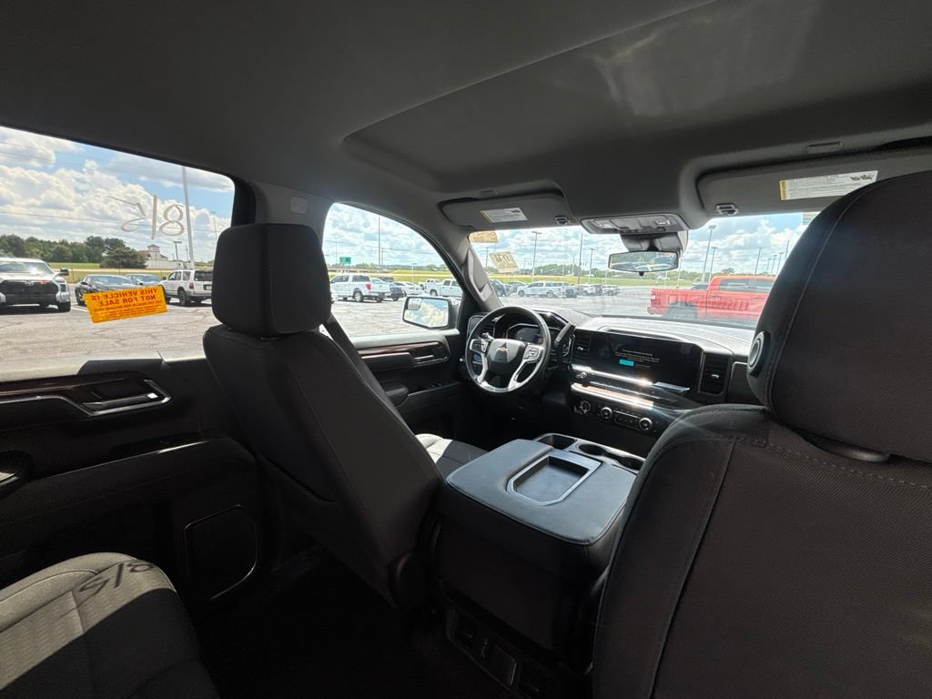 Used 2023 Chevrolet Silverado 1500 LT AWD/4WD image 28