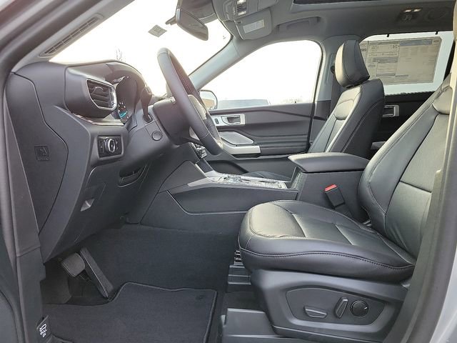 New 2023 Ford Explorer Limited w/ Limited Technology Package image 6
