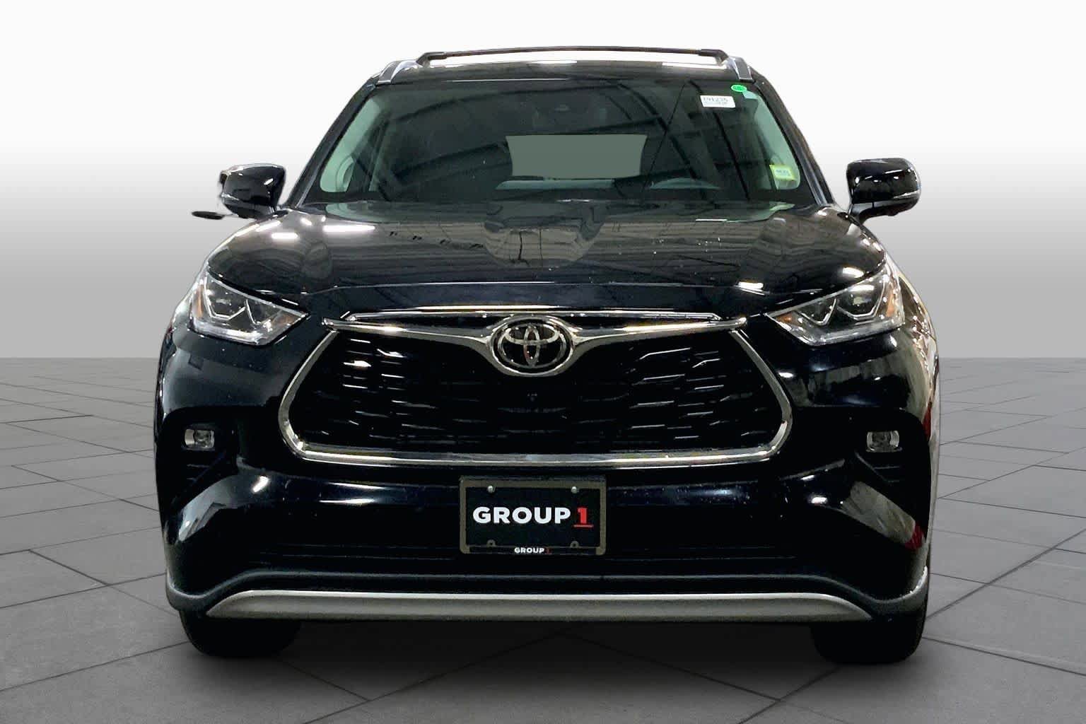 New 2026 Toyota Highlander Platinum AWD/4WD image 3