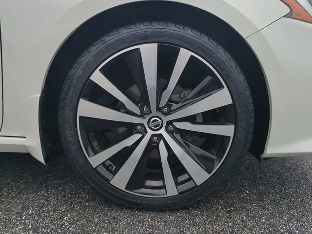 Used 2019 Nissan Altima 2.5 SR w/ SR Premium Package FWD image 11