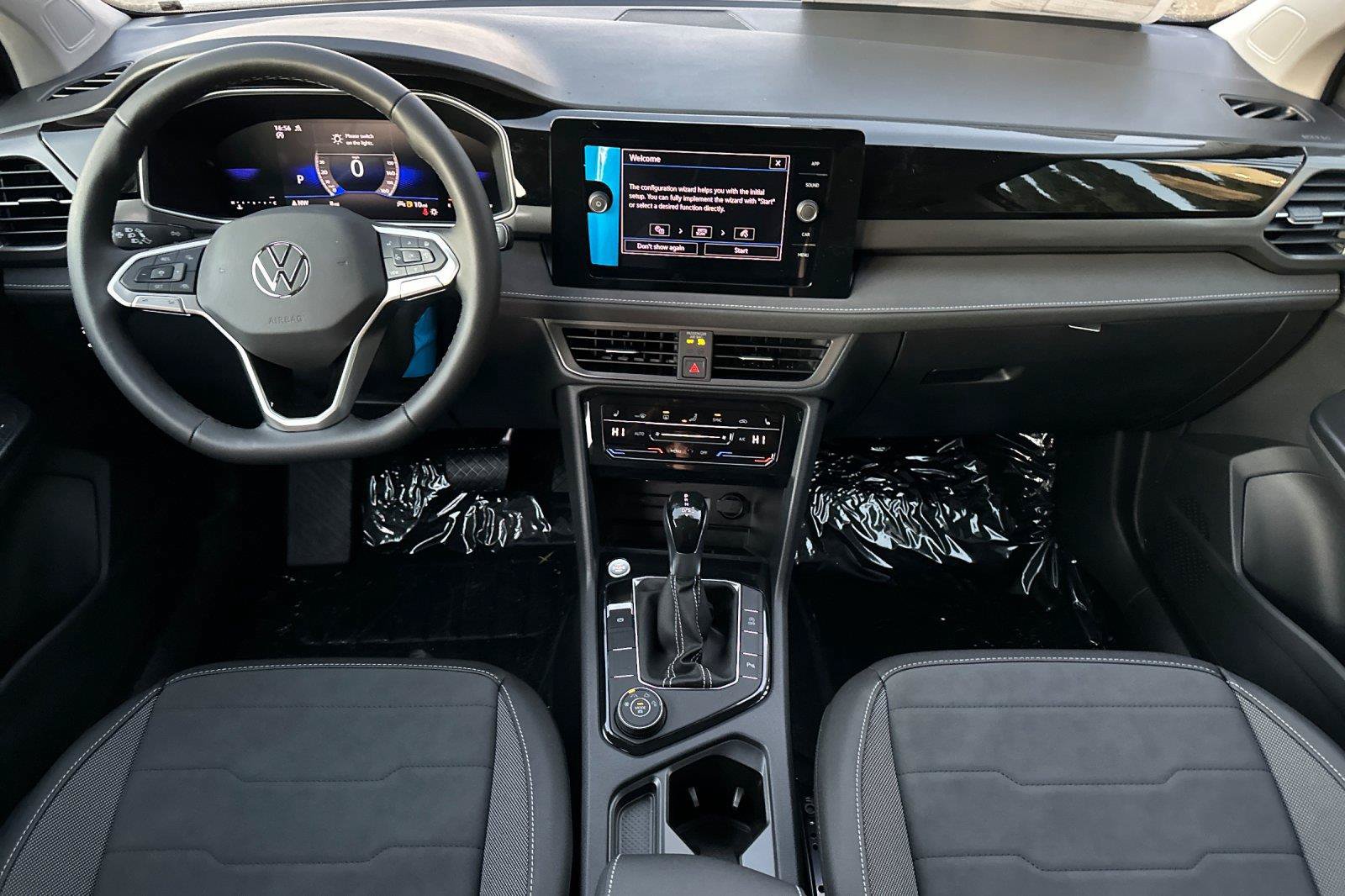 New 2026 Volkswagen Taos SE AWD/4WD image 12