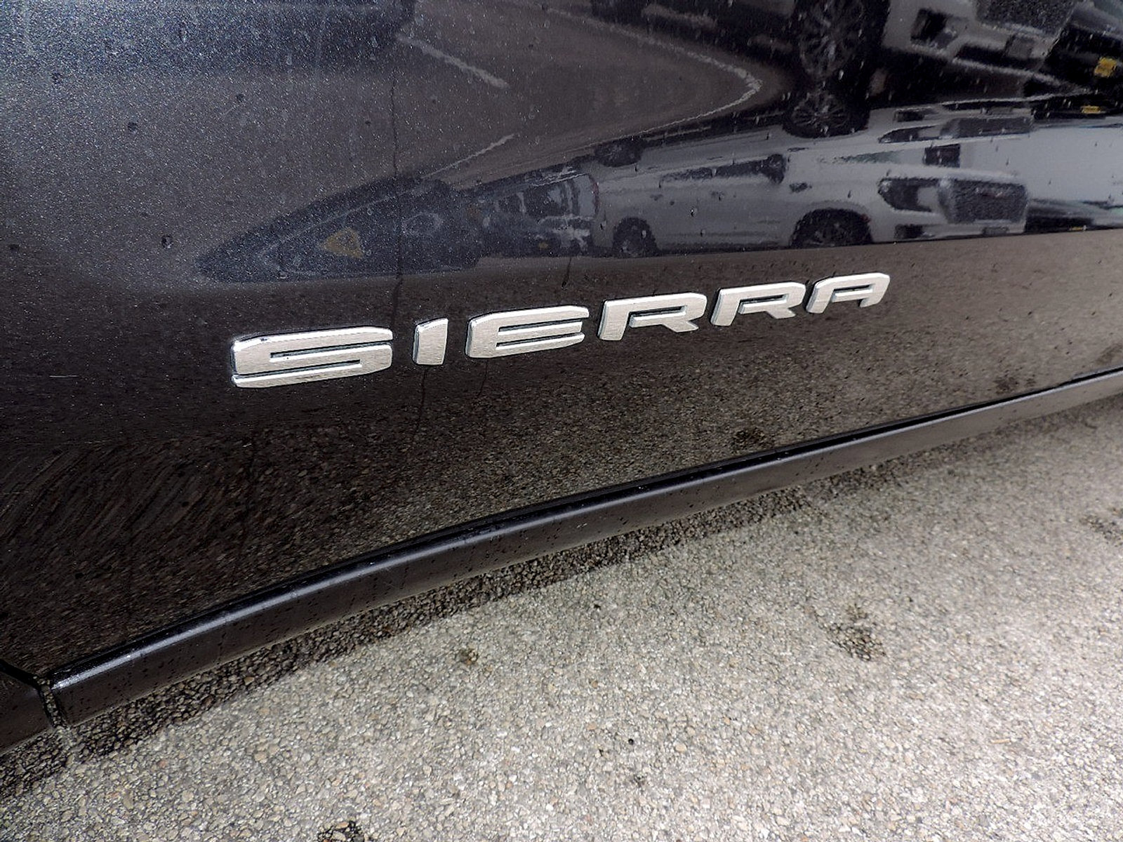 Used 2025 GMC Sierra 1500 SLT RWD image 12