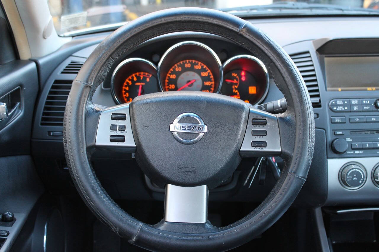 Used 2005 Nissan Altima 3.5 SE w/ (X02) Navigation Pkg FWD image 32