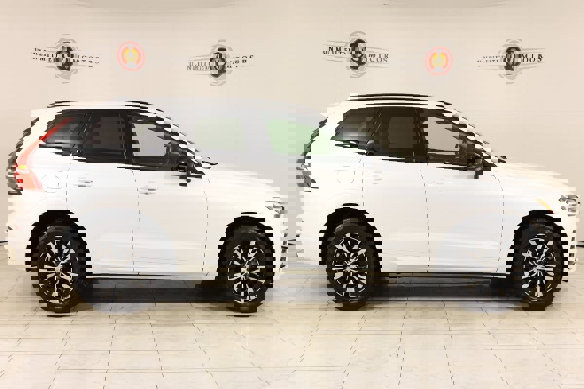 Used 2024 Volvo XC60 T8 Core image 2